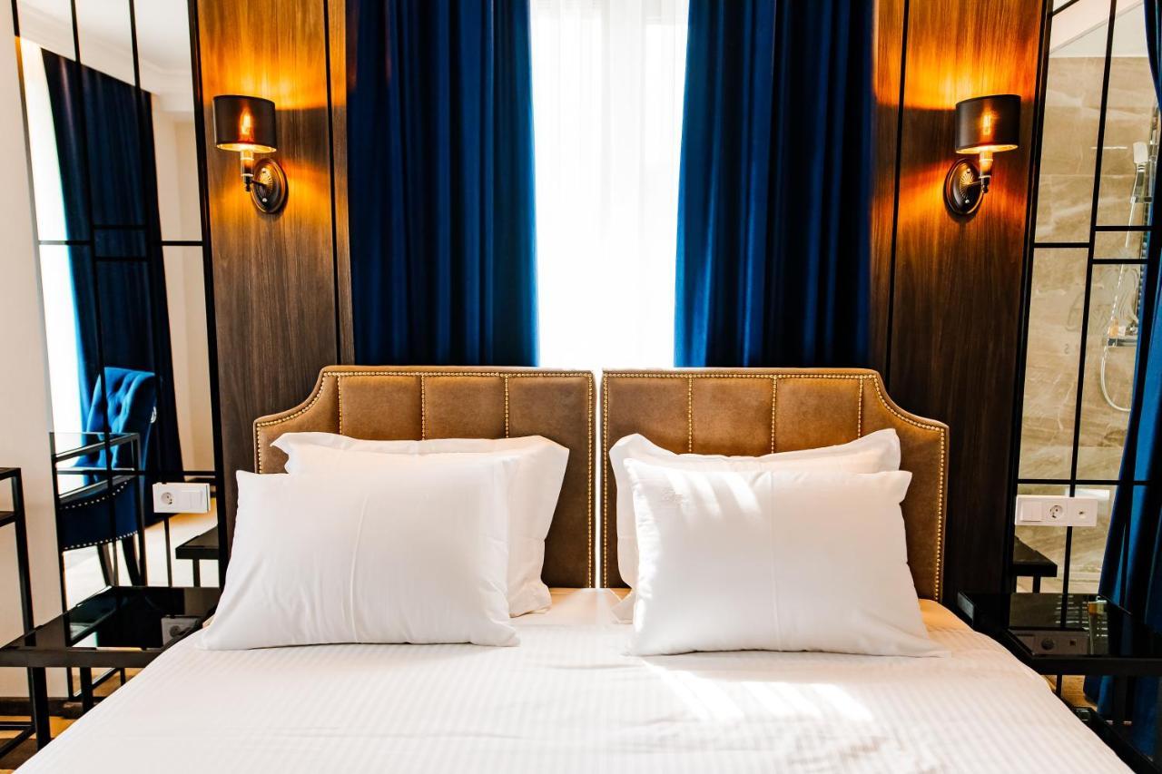 Lion'S Hotel Chisinau Ngoại thất bức ảnh