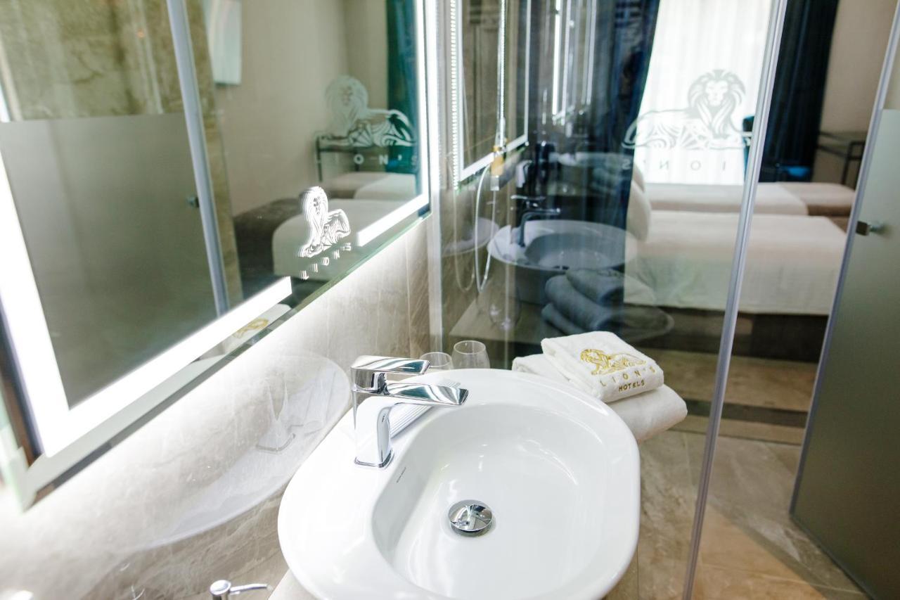 Lion'S Hotel Chisinau Ngoại thất bức ảnh