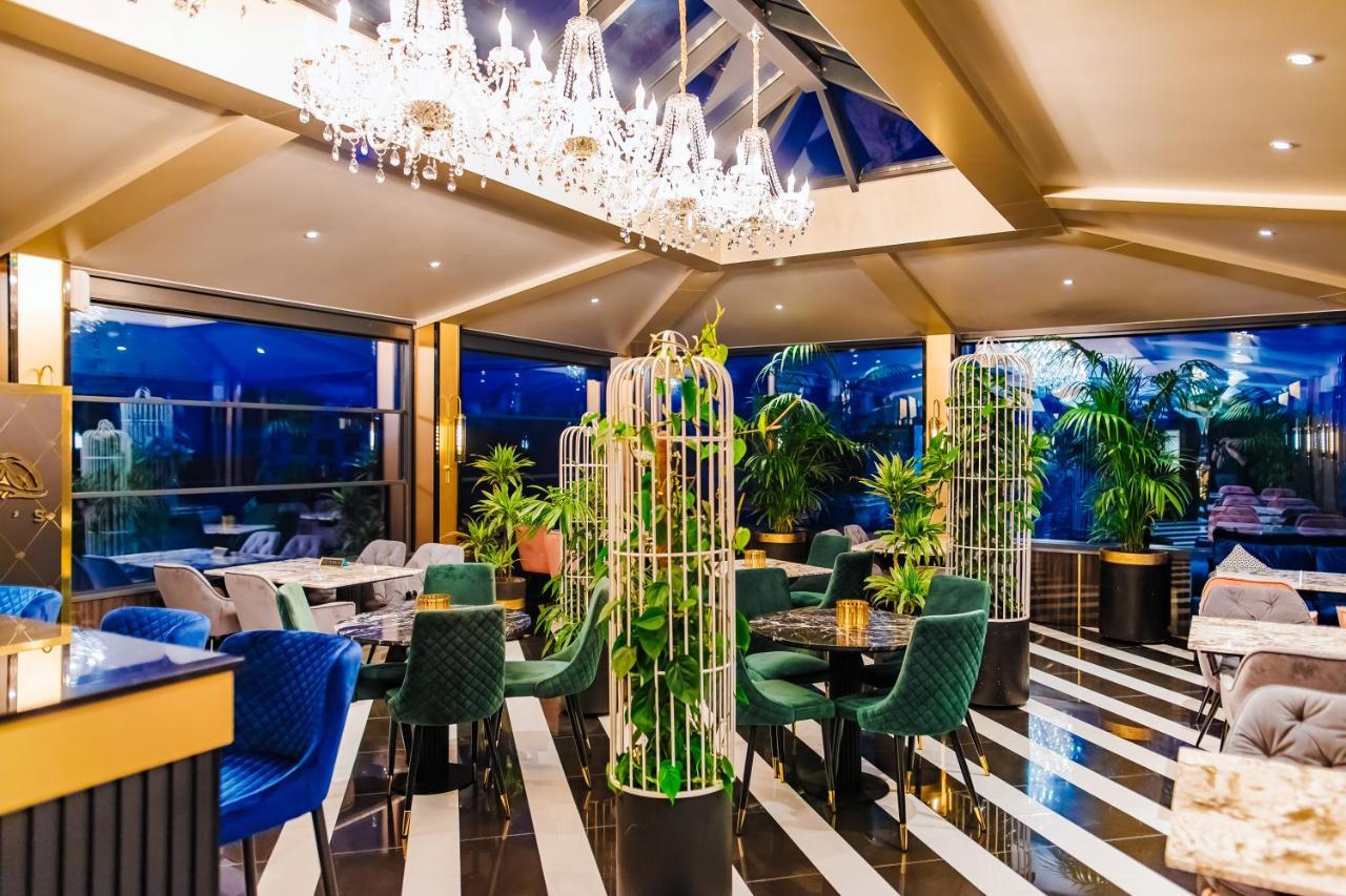 Lion'S Hotel Chisinau Ngoại thất bức ảnh