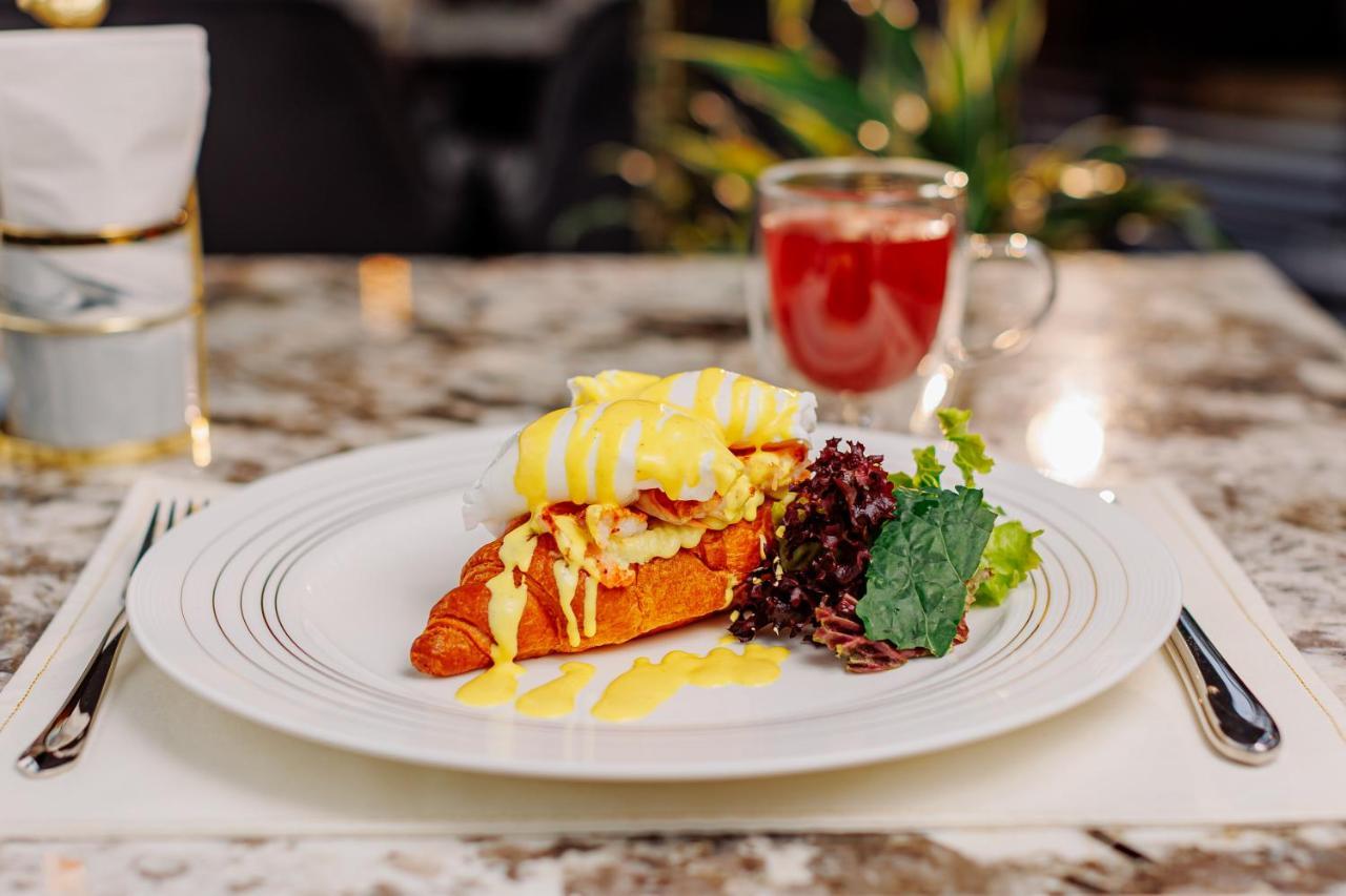 Lion'S Hotel Chisinau Ngoại thất bức ảnh