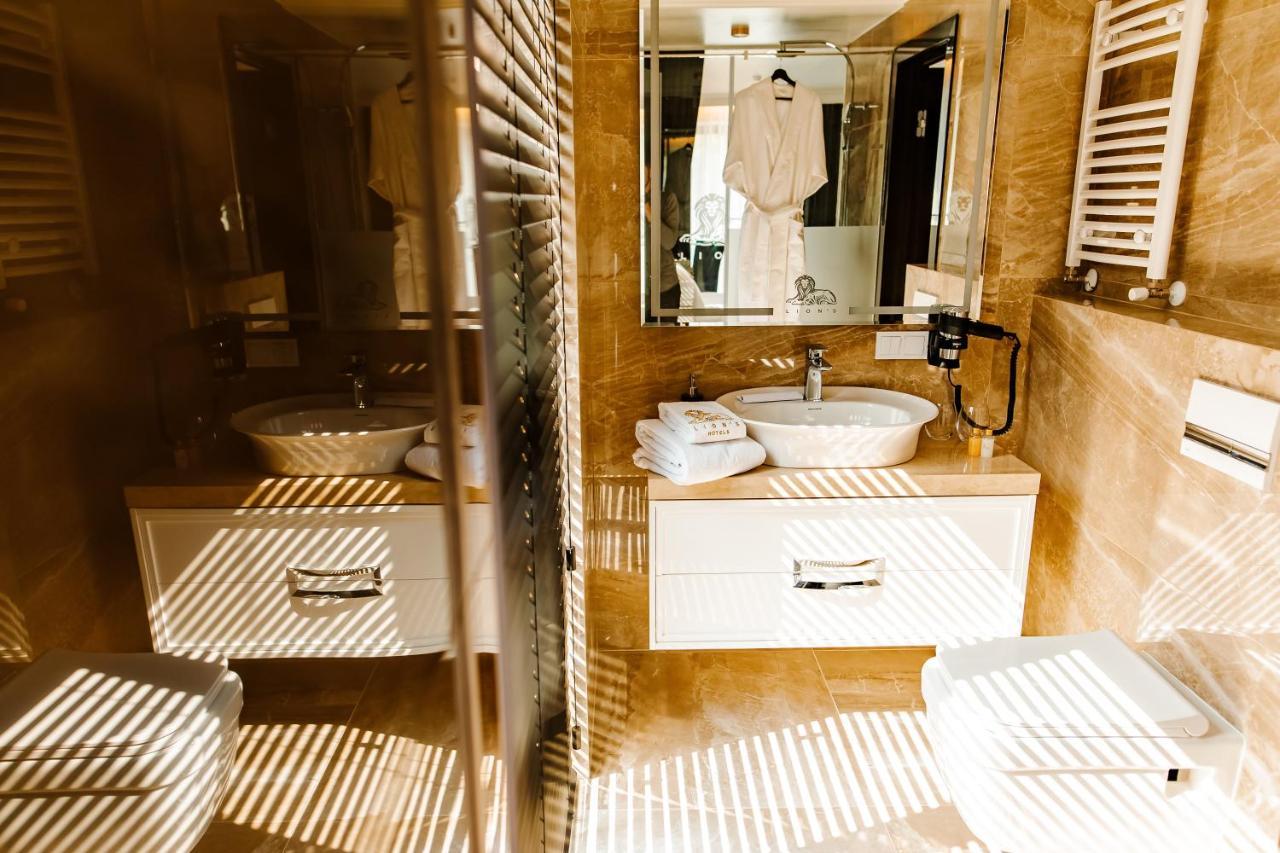 Lion'S Hotel Chisinau Ngoại thất bức ảnh